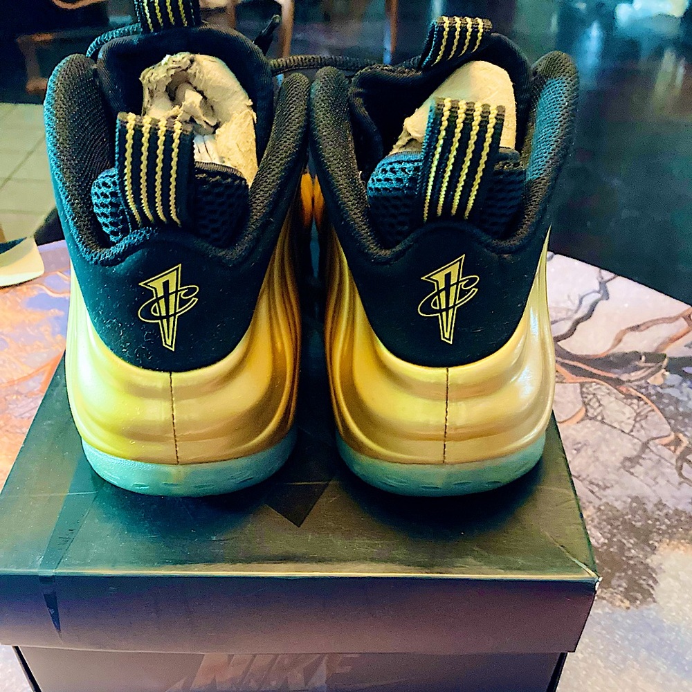 NIKE FOAMPOSITE ONE “METALLIC GOLD”